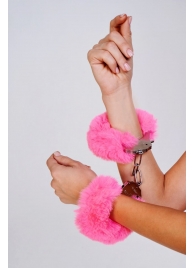 Шикарные наручники с пушистым розовым мехом - Le Frivole - купить с доставкой в Краснодаре