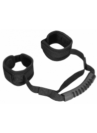 Черные наручники V V Adjustable Handcuffs with Handle - Shots Media BV - купить с доставкой в Краснодаре