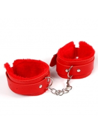 Красные наручники с меховой подкладкой и ремешками - Сима-Ленд - купить с доставкой в Краснодаре