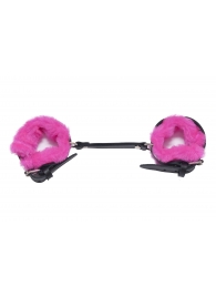 Черные базовые наручники из кожи с розовой опушкой - Лунный свет - купить с доставкой в Краснодаре
