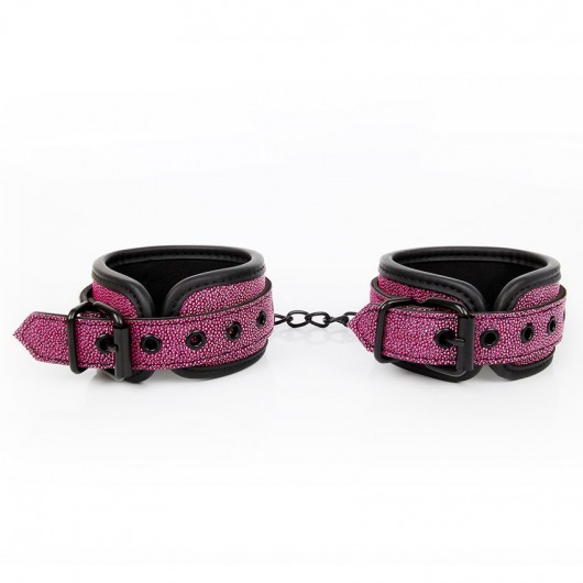 Розово-черные наручники с регулируемыми застежками - Erokay - купить с доставкой в Краснодаре