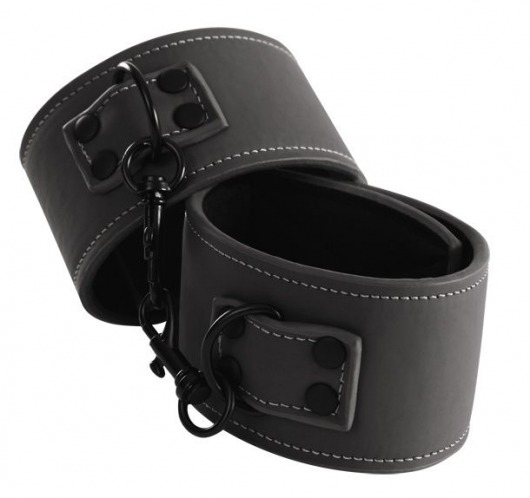 Черные наручники Wrist Cuff - NS Novelties - купить с доставкой в Краснодаре