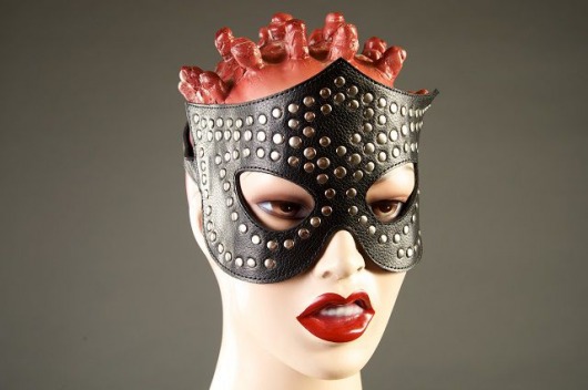 Чёрная маска-очки с клёпками - Подиум - купить с доставкой в Краснодаре