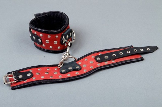 Фигурные красно-чёрные наручники с клёпками - Подиум - купить с доставкой в Краснодаре
