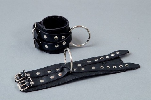 Чёрные кожаные наручники  Крест - Подиум - купить с доставкой в Краснодаре