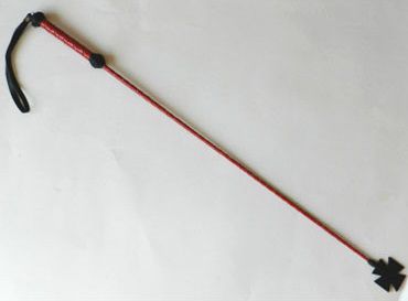 Короткий плетеный стек с наконечником-крестом и красной рукоятью - 70 см. - Подиум - купить с доставкой в Краснодаре