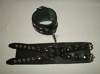 Чёрные кожаные наручники  Крест  без подкладки - Подиум - купить с доставкой в Краснодаре