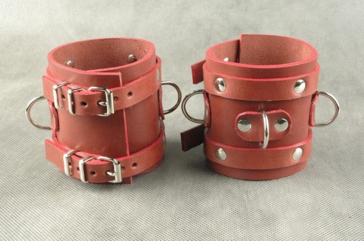 Широкие красные не подшитые наручники - Beastly - купить с доставкой в Краснодаре