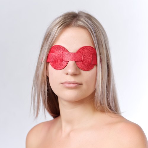Красная кожаная маска на глаза для эротических игр - Sitabella - купить с доставкой в Краснодаре