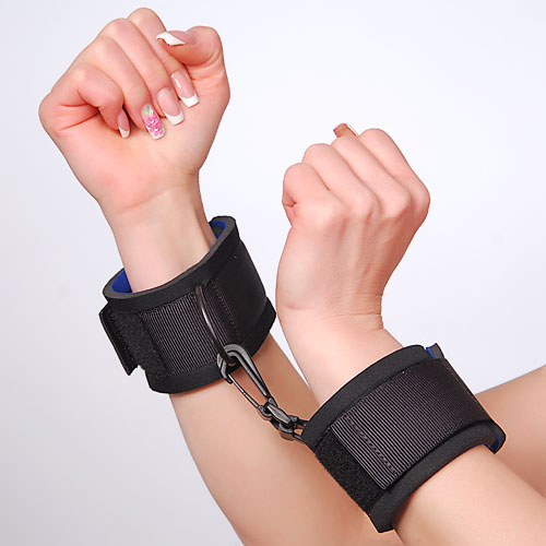 Чёрные наручники с застежками на липучках - Sitabella - купить с доставкой в Краснодаре