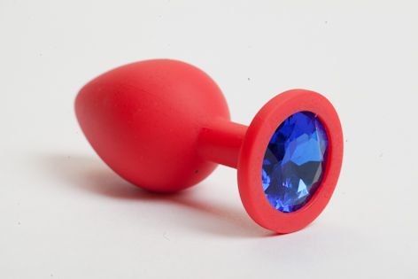 Красная силиконовая анальная пробка с синим стразом - 8,2 см. - 4sexdreaM - купить с доставкой в Краснодаре