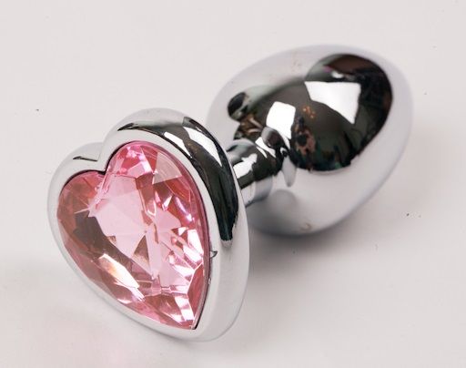Серебристая анальная пробка с розовым стразиком-сердечком - 8 см. - 4sexdreaM - купить с доставкой в Краснодаре