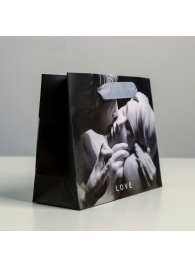 Маленький бумажный подарочный пакет LOVE - 15 х 12 см. - Сима-Ленд - купить с доставкой в Краснодаре
