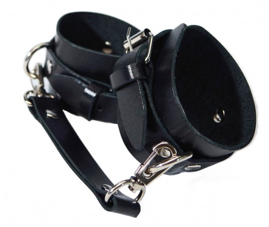 Черные кожаные наручники с соединением на карабинах - Лунный свет - купить с доставкой в Краснодаре