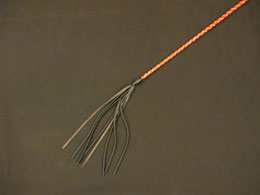 Длинный плетеный стек с красной лаковой ручкой - 85 см. - Подиум - купить с доставкой в Краснодаре